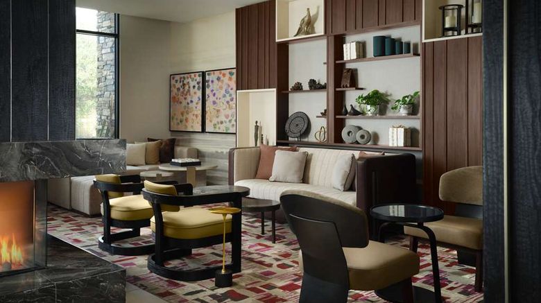 <b>The Knoll Hotel, Tapestry by Hilton Lobby</b>. Images powered by <a href="https://iceportal.shijigroup.com/" title="IcePortal" target="_blank">IcePortal</a>.