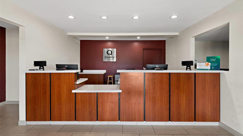 <b>Quality Suites Wildwood-The Villages Lobby</b>. Images powered by <a href="https://iceportal.shijigroup.com/" title="IcePortal" target="_blank">IcePortal</a>.