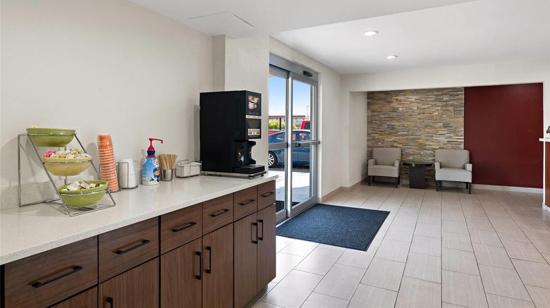 <b>Quality Suites Wildwood-The Villages Lobby</b>. Images powered by <a href="https://iceportal.shijigroup.com/" title="IcePortal" target="_blank">IcePortal</a>.