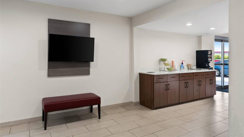 <b>Quality Suites Wildwood-The Villages Restaurant</b>. Images powered by <a href="https://iceportal.shijigroup.com/" title="IcePortal" target="_blank">IcePortal</a>.