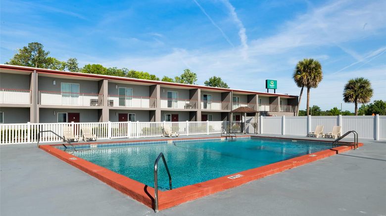 <b>Quality Suites Wildwood-The Villages Pool</b>. Images powered by <a href="https://iceportal.shijigroup.com/" title="IcePortal" target="_blank">IcePortal</a>.