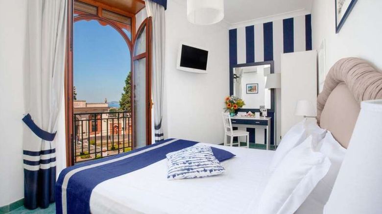 <b>Herculaneum Hotel Room</b>. Images powered by <a href="https://iceportal.shijigroup.com/" title="IcePortal" target="_blank">IcePortal</a>.