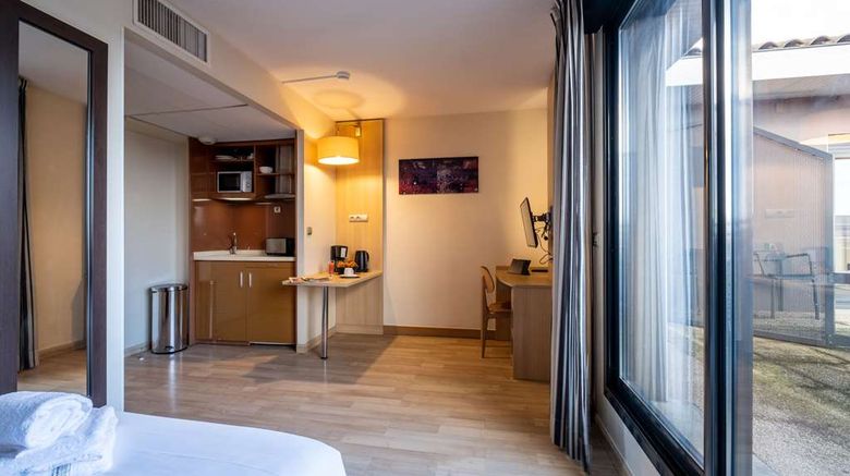 <b>Clarion Aparthotel Toulouse Blagnac Airp Room</b>. Images powered by <a href="https://iceportal.shijigroup.com/" title="IcePortal" target="_blank">IcePortal</a>.