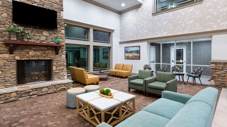 <b>The Walden, Trademark Collection Wyndham Lobby</b>. Images powered by <a href="https://iceportal.shijigroup.com/" title="IcePortal" target="_blank">IcePortal</a>.