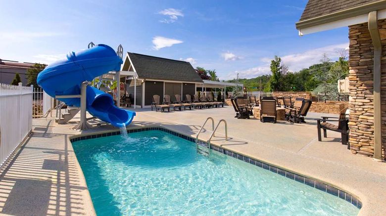 <b>The Walden, Trademark Collection Wyndham Pool</b>. Images powered by <a href="https://iceportal.shijigroup.com/" title="IcePortal" target="_blank">IcePortal</a>.