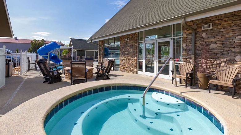 <b>The Walden, Trademark Collection Wyndham Pool</b>. Images powered by <a href="https://iceportal.shijigroup.com/" title="IcePortal" target="_blank">IcePortal</a>.