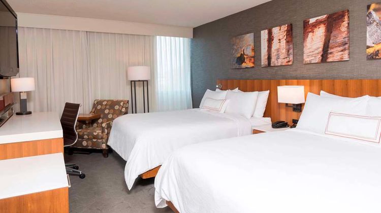 The Center Hotel Grand Rapids Airport Room