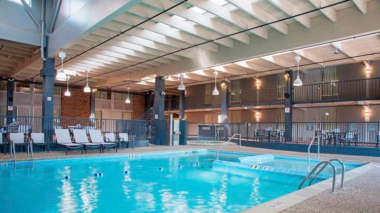 The Center Hotel Grand Rapids Airport Pool