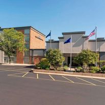 The Center Hotel Grand Rapids Airport