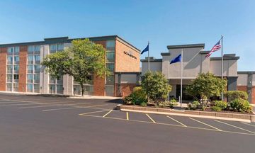 The Center Hotel Grand Rapids Airport