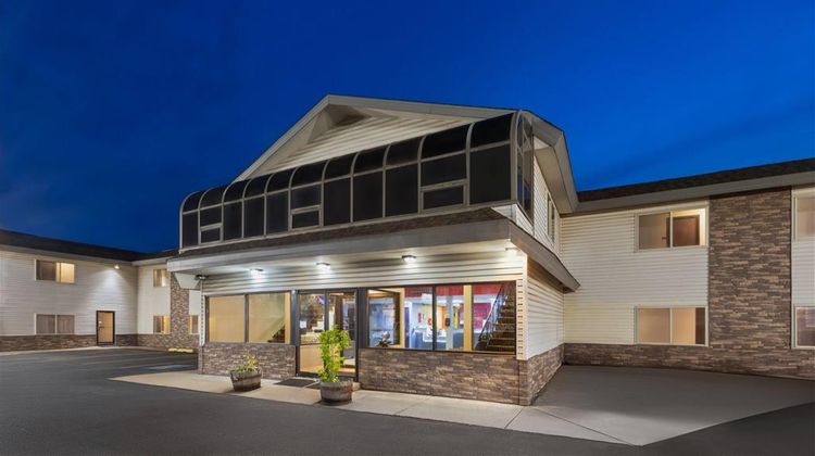 Baymont by Wyndham Iron Mountain Exterior