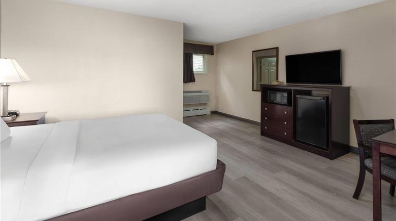 <b>Baymont by Wyndham Iron Mountain Room</b>. Images powered by <a href="https://iceportal.shijigroup.com/" title="IcePortal" target="_blank">IcePortal</a>.