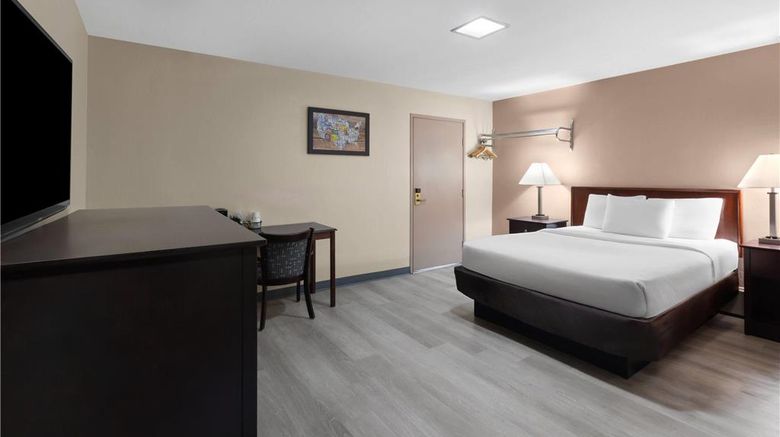<b>Baymont by Wyndham Iron Mountain Room</b>. Images powered by <a href="https://iceportal.shijigroup.com/" title="IcePortal" target="_blank">IcePortal</a>.