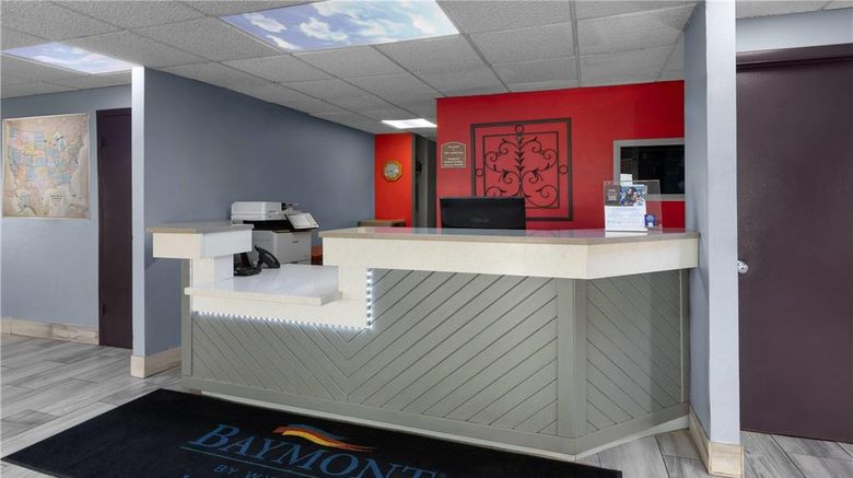 <b>Baymont by Wyndham Iron Mountain Lobby</b>. Images powered by <a href="https://iceportal.shijigroup.com/" title="IcePortal" target="_blank">IcePortal</a>.