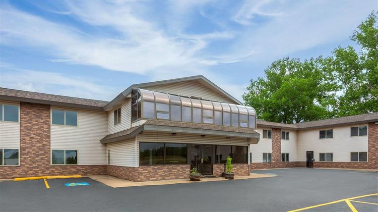 Baymont by Wyndham Iron Mountain Exterior