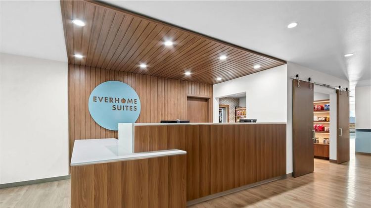Everhome Suites Phoenix Fashion Center Lobby