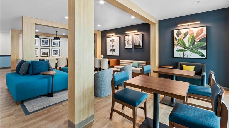 <b>Everhome Suites Phoenix Fashion Center Lobby</b>. Images powered by <a href="https://iceportal.shijigroup.com/" title="IcePortal" target="_blank">IcePortal</a>.
