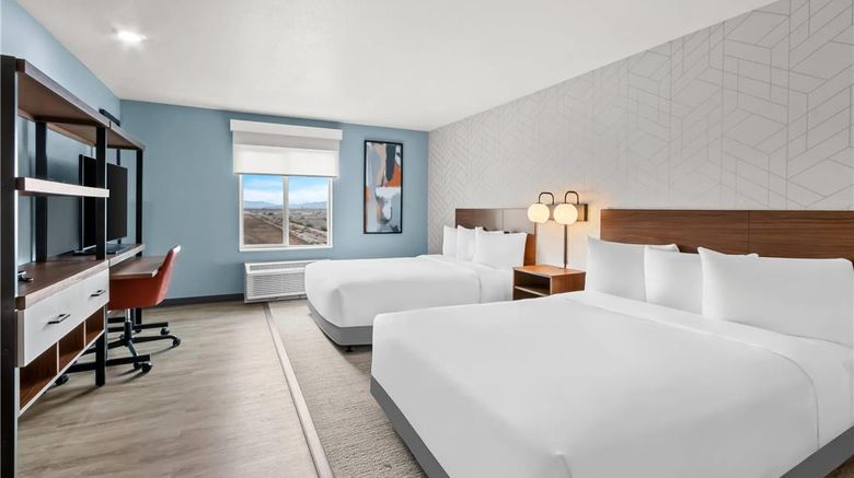 <b>Everhome Suites Phoenix Fashion Center Suite</b>. Images powered by <a href="https://iceportal.shijigroup.com/" title="IcePortal" target="_blank">IcePortal</a>.