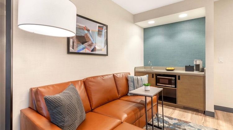 Cambria Hotel Denver Downtown RiNo Suite