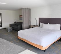 Home2 Suites by Hilton Lima Room
