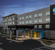 Tru Stockbridge Exterior