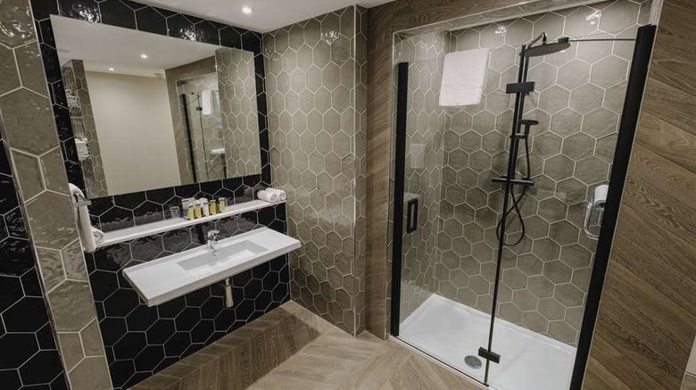 <b>Midleton Park Hotel & Spa Room</b>. Images powered by <a href="https://iceportal.shijigroup.com/" title="IcePortal" target="_blank">IcePortal</a>.