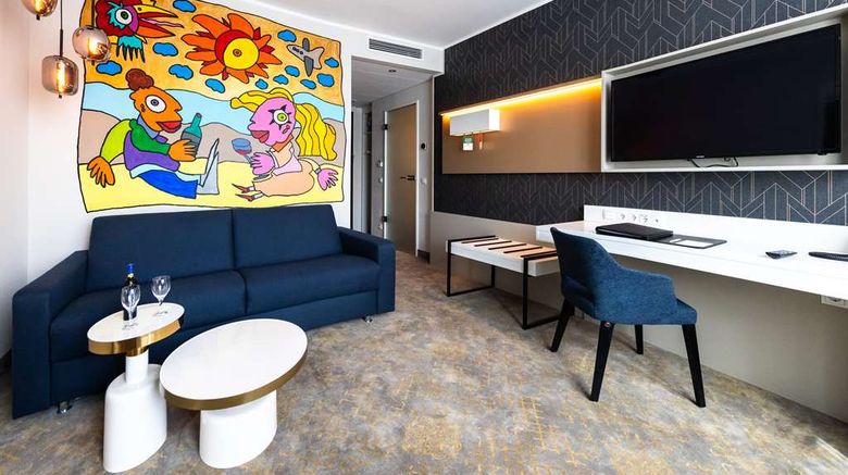 <b>Best Western Premier Hotel Royal Blue Room</b>. Images powered by <a href="https://iceportal.shijigroup.com/" title="IcePortal" target="_blank">IcePortal</a>.