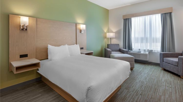 Best Western Plus Kawartha Lakes Hotel & Room