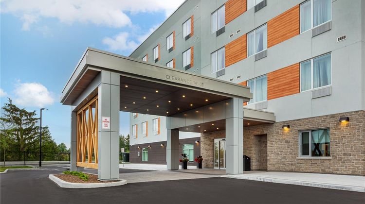 Best Western Plus Kawartha Lakes Hotel & Exterior