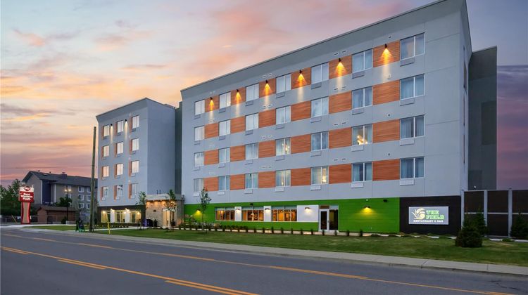 Best Western Plus Kawartha Lakes Hotel & Exterior