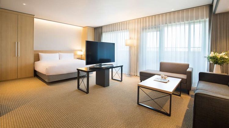 Orakai Cheonggyesan Hotel Suite