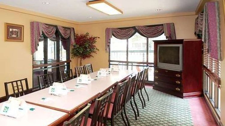 Econo Lodge Inn & Suites Biloxi Meeting