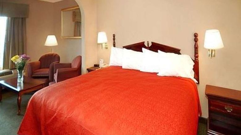 <b>Econo Lodge Inn & Suites Biloxi Suite</b>. Images powered by <a href="https://iceportal.shijigroup.com/" title="IcePortal" target="_blank">IcePortal</a>.