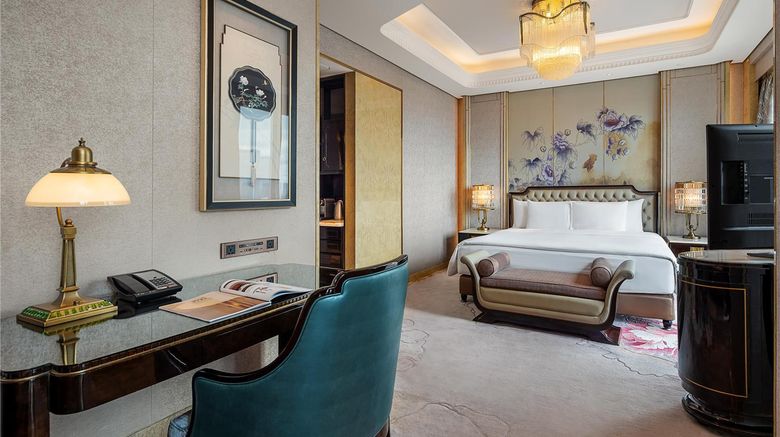 <b>Wanda Reign Chengdu Suite</b>. Images powered by <a href="https://iceportal.shijigroup.com/" title="IcePortal" target="_blank">IcePortal</a>.