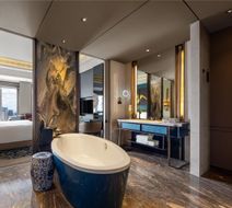 Wanda Reign Chengdu Room