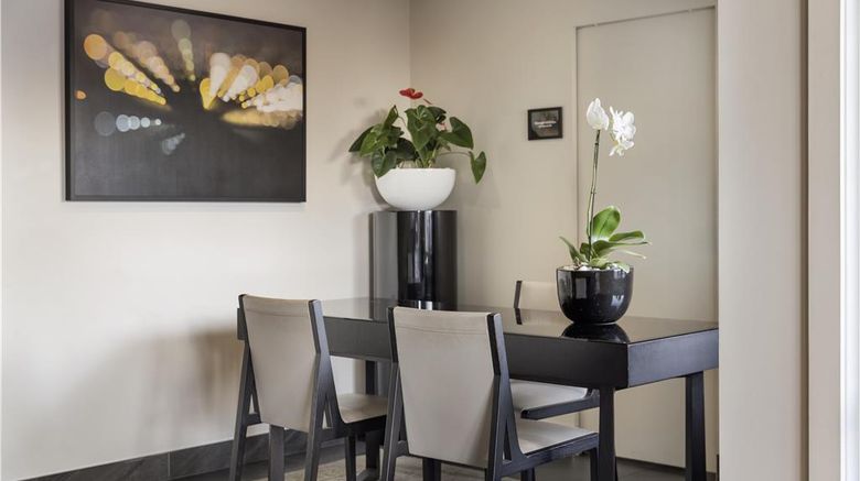 <b>Greenlane Suites Lobby</b>. Images powered by <a href="https://iceportal.shijigroup.com/" title="IcePortal" target="_blank">IcePortal</a>.
