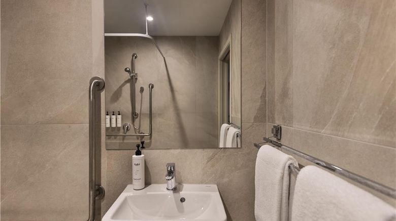 <b>Greenlane Suites Suite</b>. Images powered by <a href="https://iceportal.shijigroup.com/" title="IcePortal" target="_blank">IcePortal</a>.