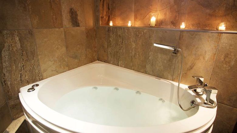 <b>The Waterside Hotel Suite</b>. Images powered by <a href="https://iceportal.shijigroup.com/" title="IcePortal" target="_blank">IcePortal</a>.