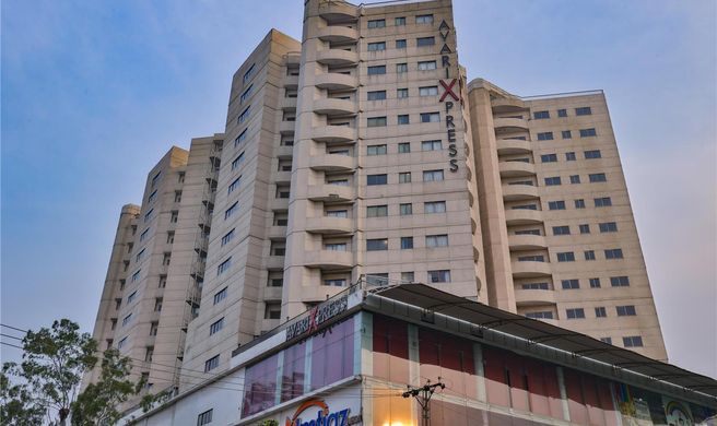 Avari Xpress Gulberg Exterior