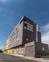 Verticca Hotel And Business