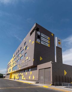 Verticca Hotel And Business
