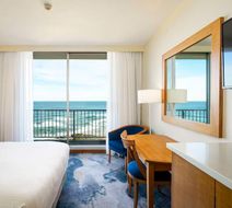 Noah's On the Beach Room