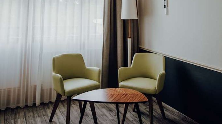 <b>Parkhotel Salzburg Room</b>. Images powered by <a href="https://iceportal.shijigroup.com/" title="IcePortal" target="_blank">IcePortal</a>.