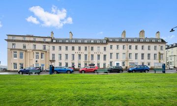 Bay Royal Whitby Hotel