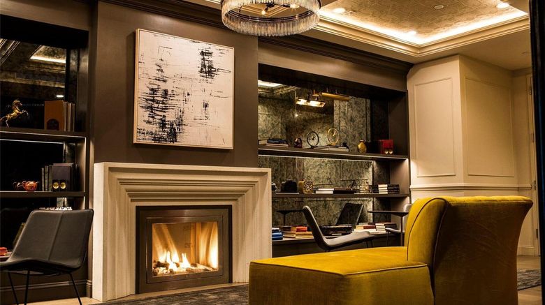 <b>Hotel 32 32 Lobby</b>. Images powered by <a href="https://iceportal.shijigroup.com/" title="IcePortal" target="_blank">IcePortal</a>.