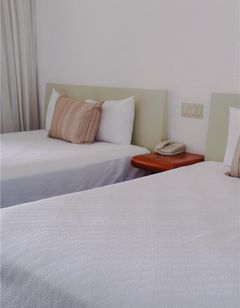 Los Patios Hotel