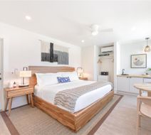 Laguna Surf Lodge by SCP Room
