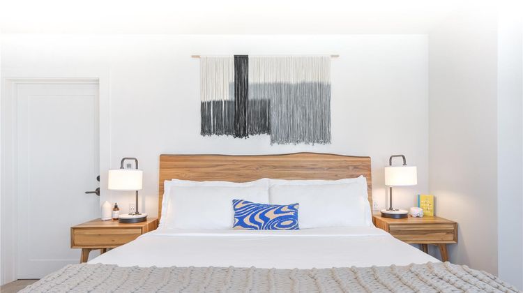 Laguna Surf Lodge by SCP Room