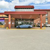 Seven Oaks Hotel Regina, SureStay Coll