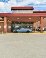 Seven Oaks Hotel Regina, SureStay Coll